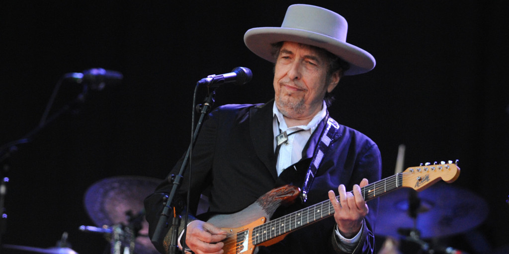 US legend Bob Dylan performs on stage during the 21st edition of the Vieilles Charrues music festival on July 22, 2012 in Carhaix-Plouguer, western France. AFP PHOTO / FRED TANNEAU (Photo credit should read FRED TANNEAU/AFP/GettyImages)