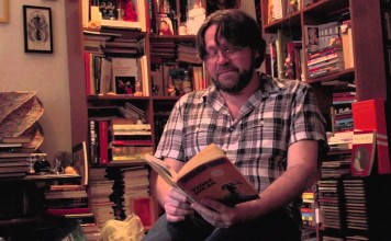 Marcelino Freire: o desbravador das letras em uma aventura literária no Brasil