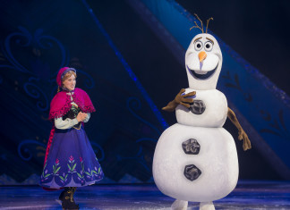 Pista de gelo do Disney On Ice começa a ser montada na terça-feira (24)