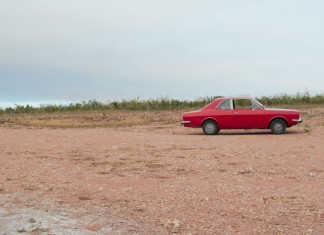 Aos trancos e barrancos: road movie e Corcel 77