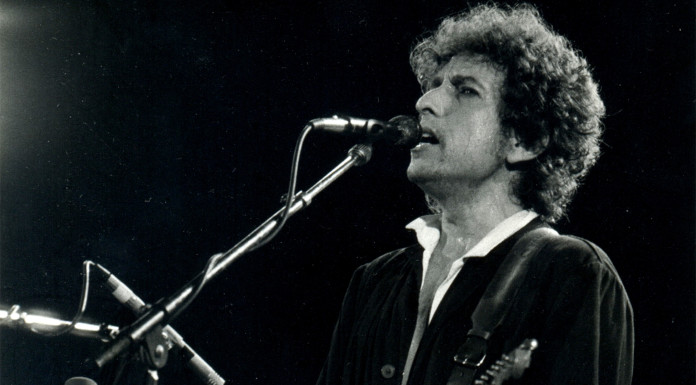 Bob Dylan “soprando o vento“