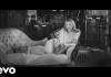 Kate Moss “canta” Elvis Presley