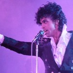 prince-em-cena-do-filme-purple-rain-que-tambem-e-um-de-seus-albuns-mais-bem-sucedidos-1