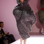 050317-comme-des-garcons-oi-201718-03-400×600