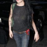 28896-exclusive-amy-winehouse-strolling-in-620×0-1