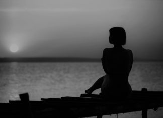 Sunrise – la mujer de los ojos cerrados