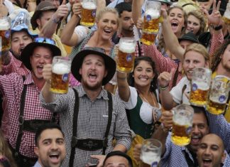 Roteiro: Sarau Lá em Casa, Oktoberfest e especial Sandy & Júnior