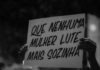 Um sorriso no escuro