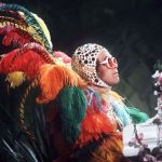 elton-john-como-icono-de-la-musica-y-de-la-moda-destacada