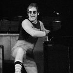 elton-john-estilo-moda-looks-vintage-vogue-portugal (3)