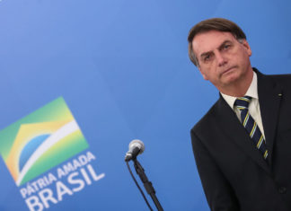 Quem é uma ameaça à segurança nacional: Bolsonaro ou Felipe Neto?