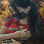 Releitura de Daughter with Cat, pelo grupo Filhas de Afrodite
