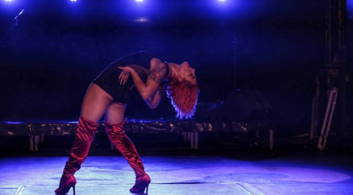 Stiletto: O movimento sensual para se reinventar no topo do salto alto